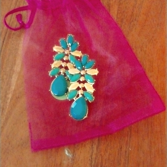 Accessories - Picture 3 of 3